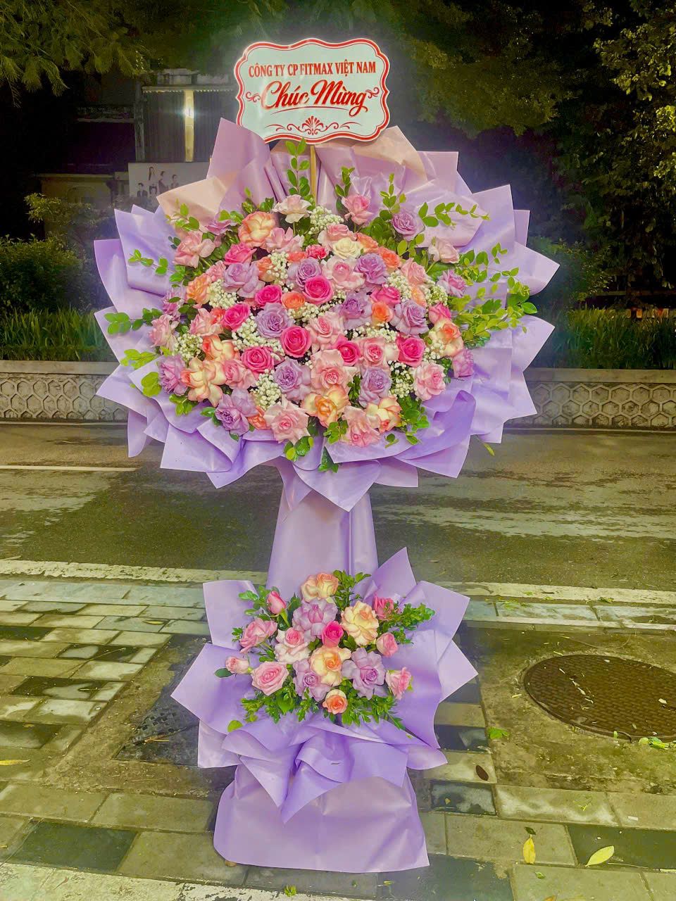Đặt lẵng hoa chúc mừng khai trương