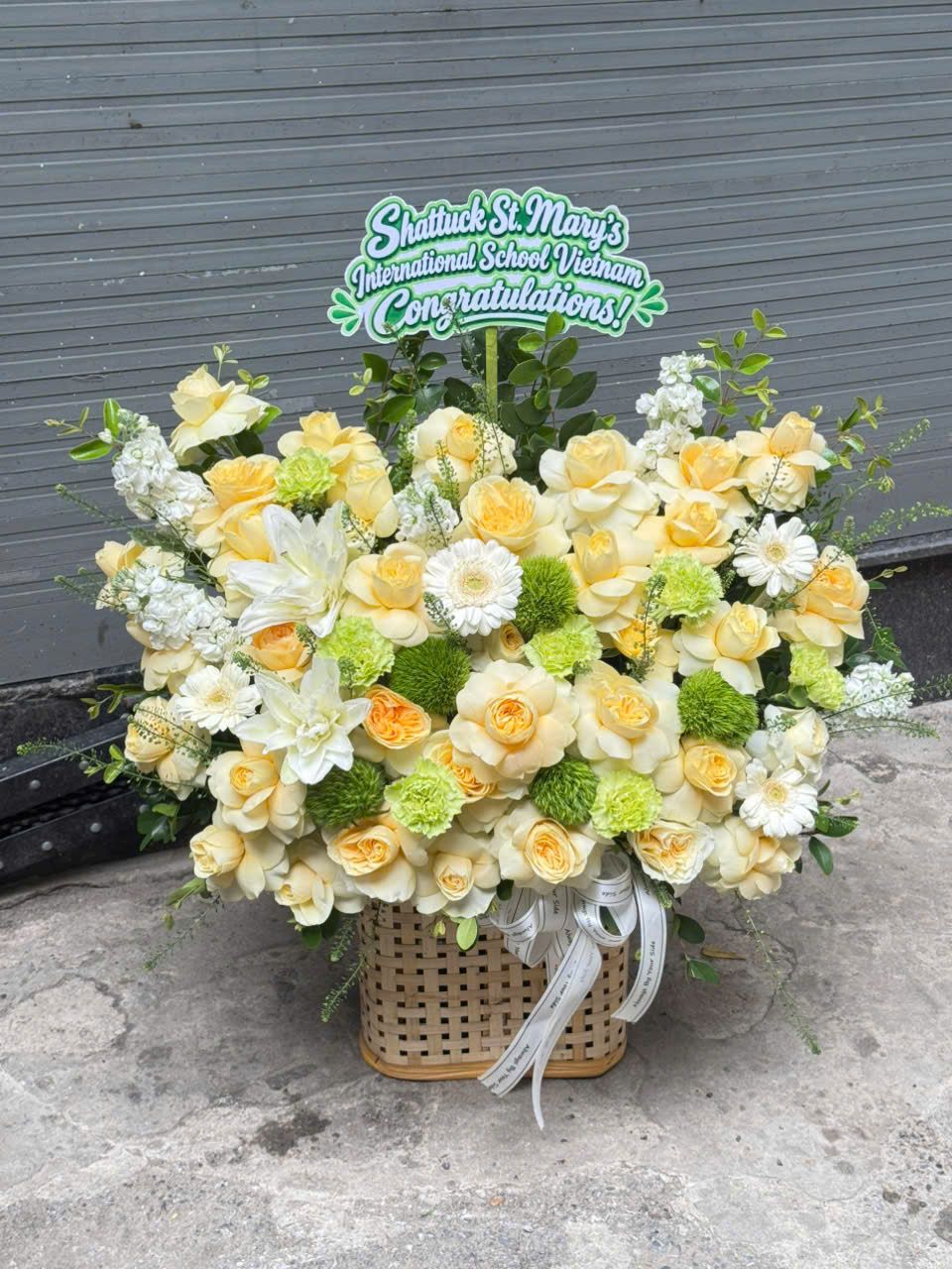 Giỏ hoa chúc mừng