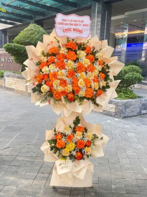 Lẵng hoa chúc mừng màu cam